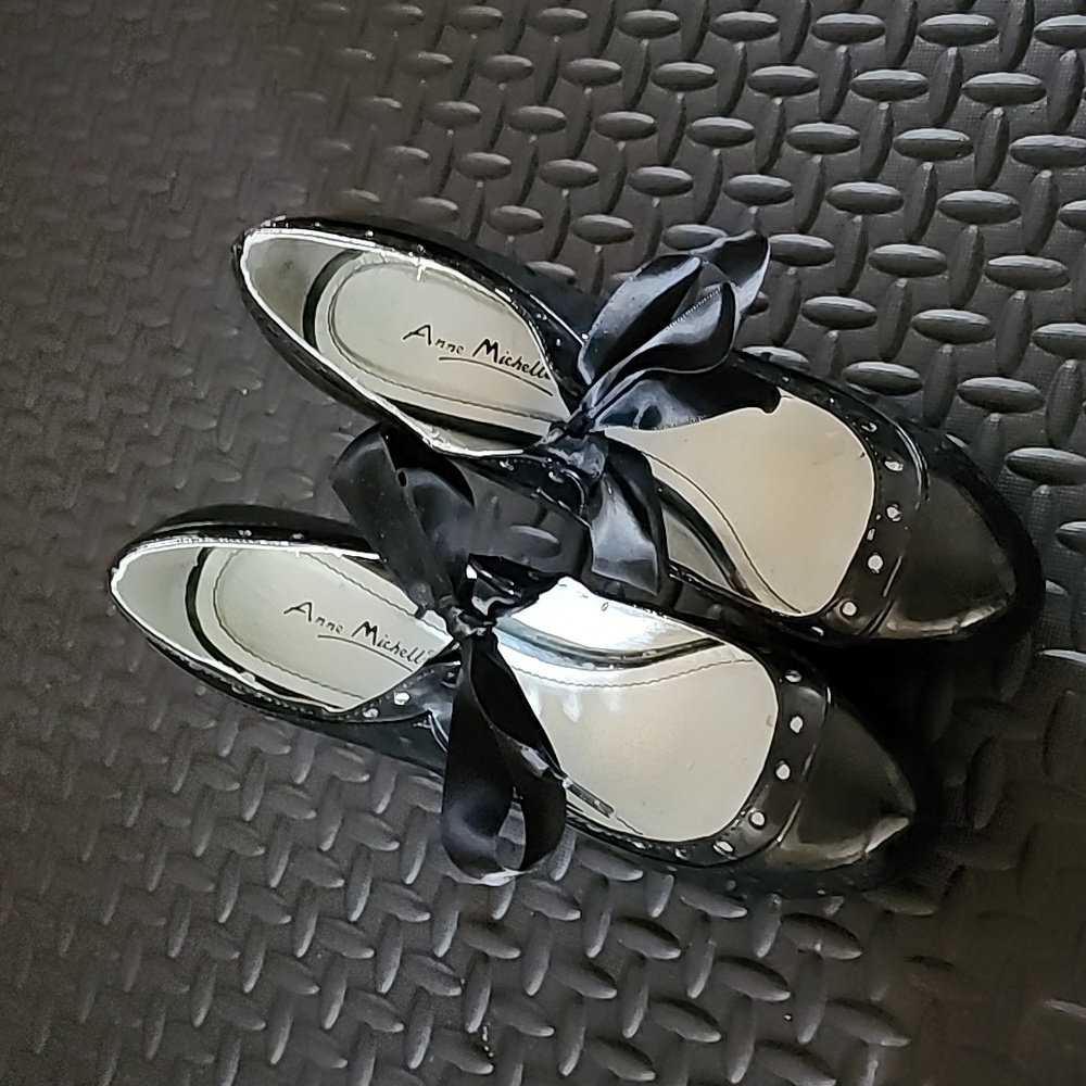 MaryJane Ribbon Tie Heels